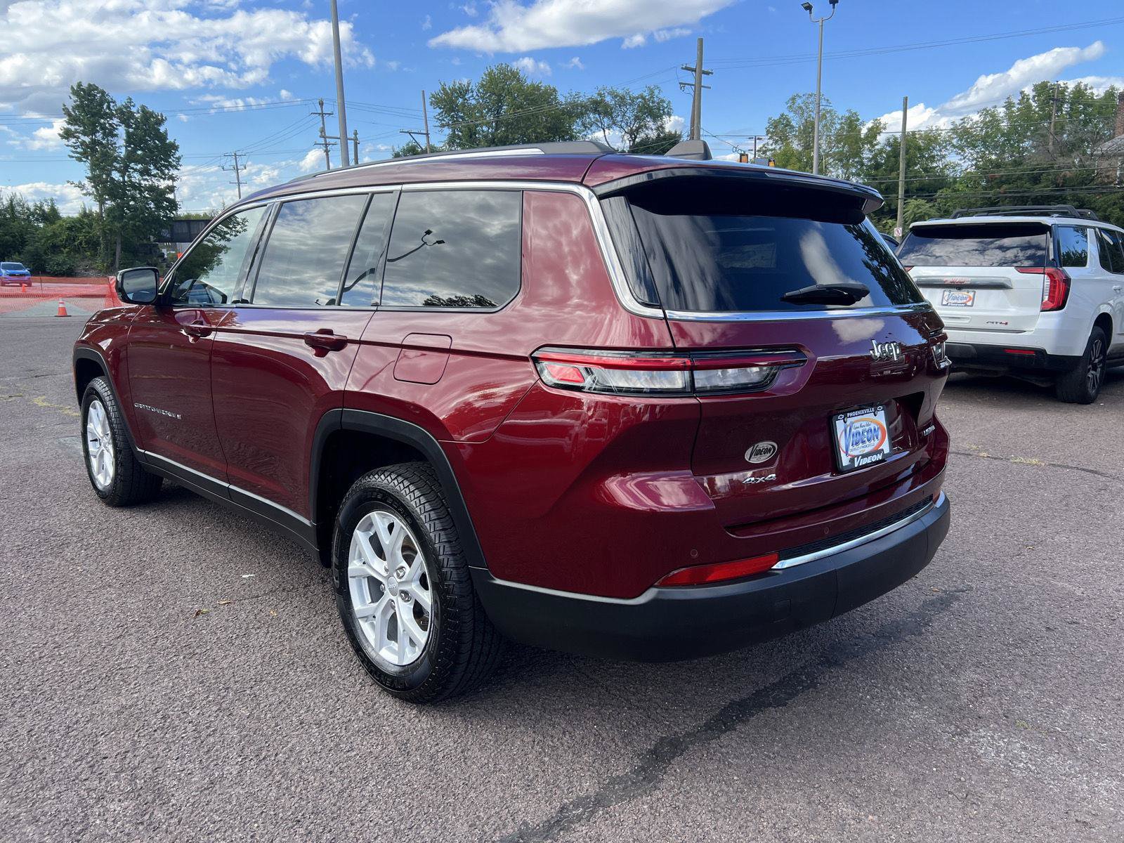 Used 2023 Jeep Grand Cherokee L Limited w/ Trailer Tow Group (B) AWD/4WD image 5