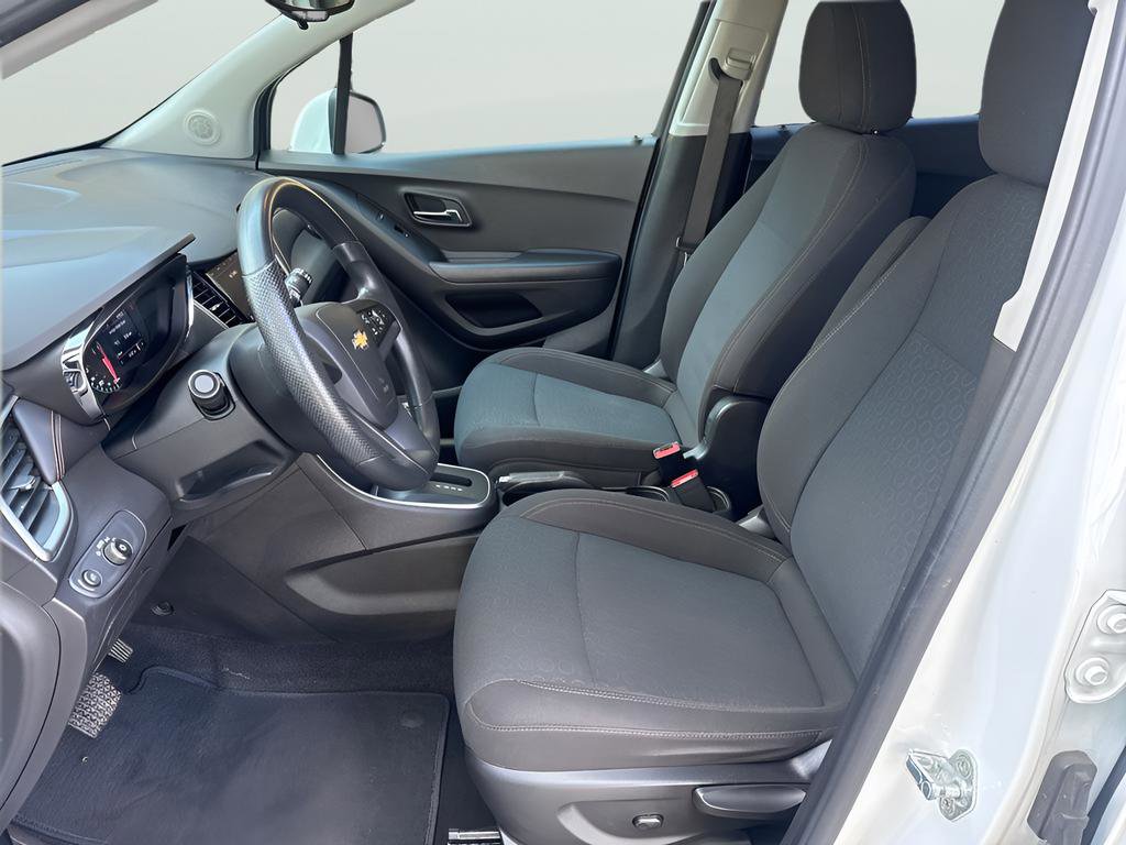 Used 2020 Chevrolet Trax LS AWD/4WD image 17