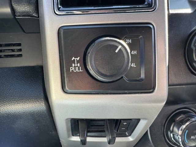 Used 2019 Ford F250 Lariat w/ Chrome Package image 24