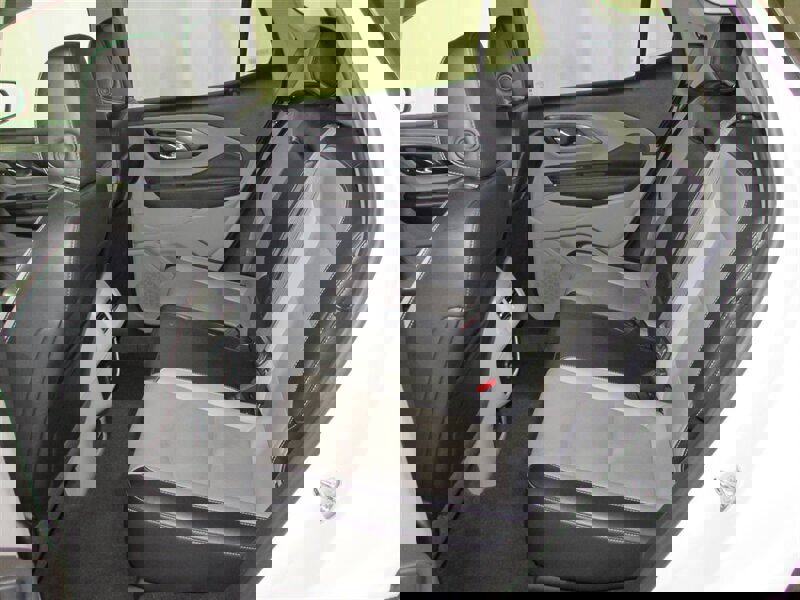 Used 2023 GMC Terrain SLT image 44