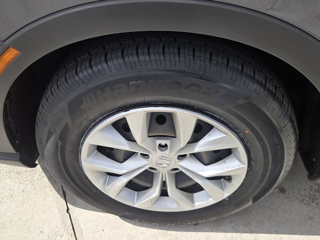 Used 2025 Honda CR-V LX image 9