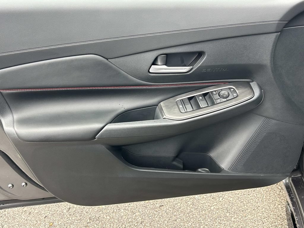 New 2026 Nissan Sentra SR w/ Floor Mat Package FWD image 15