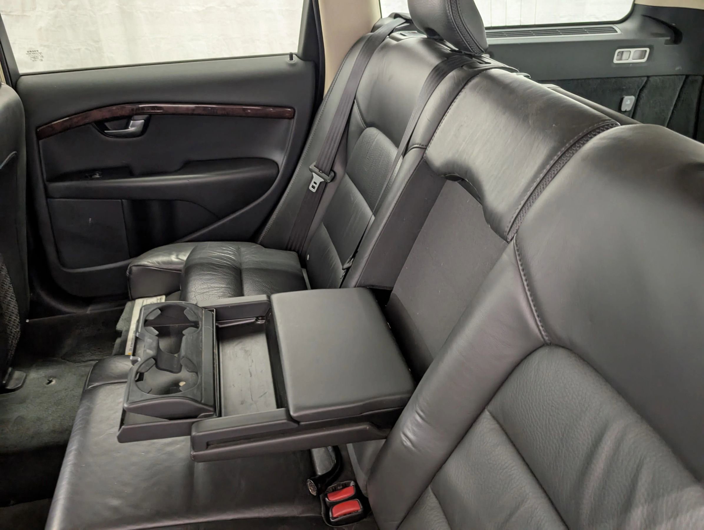 Used 2008 Volvo XC70 3.2 image 24