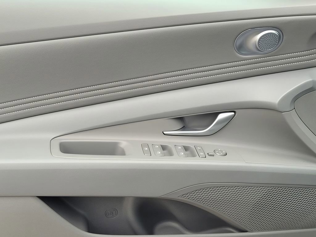 New 2026 Hyundai Elantra Sport image 13