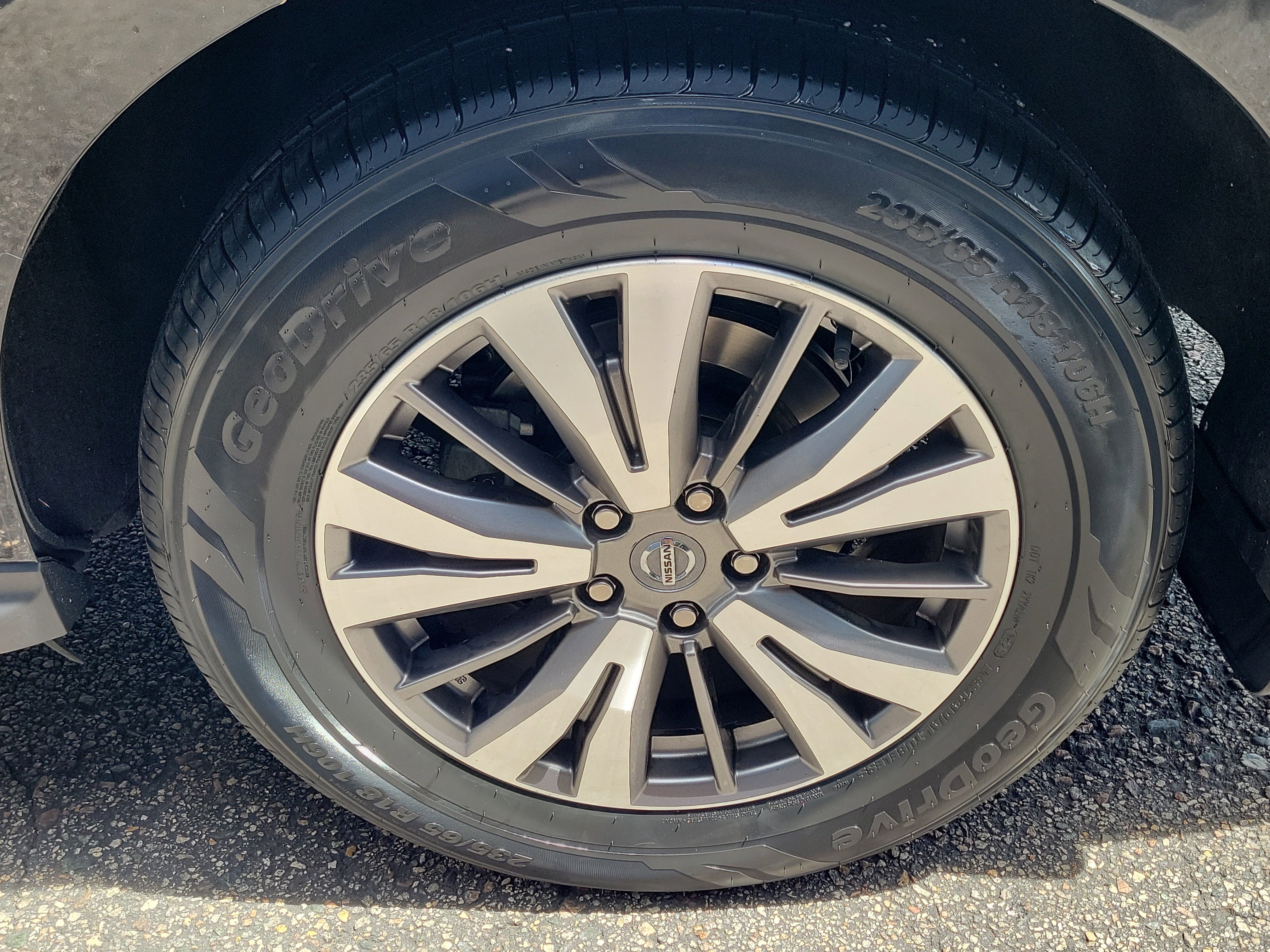 Used 2019 Nissan Pathfinder SV FWD image 9