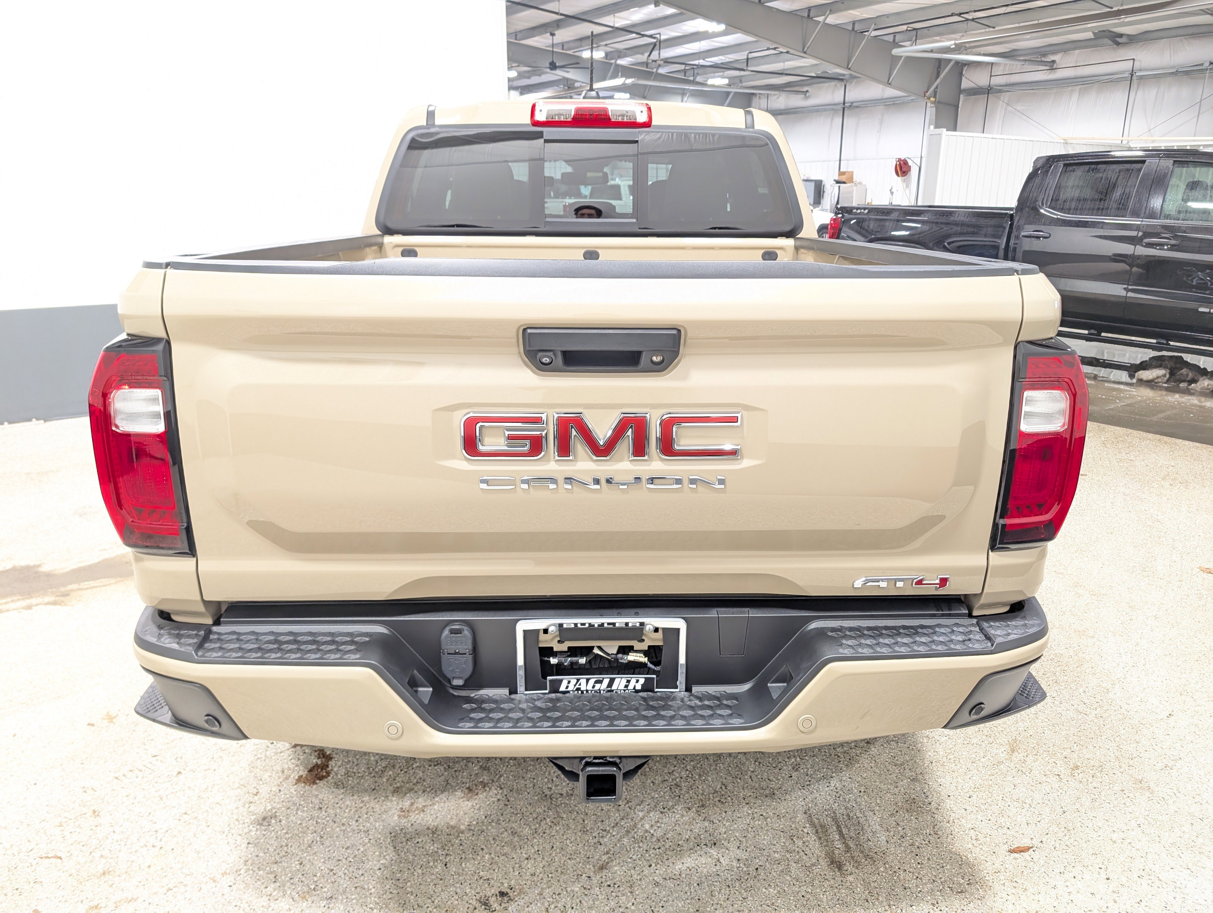 Used 2023 GMC Canyon AT4 w/ AT4 Premium Package image 4