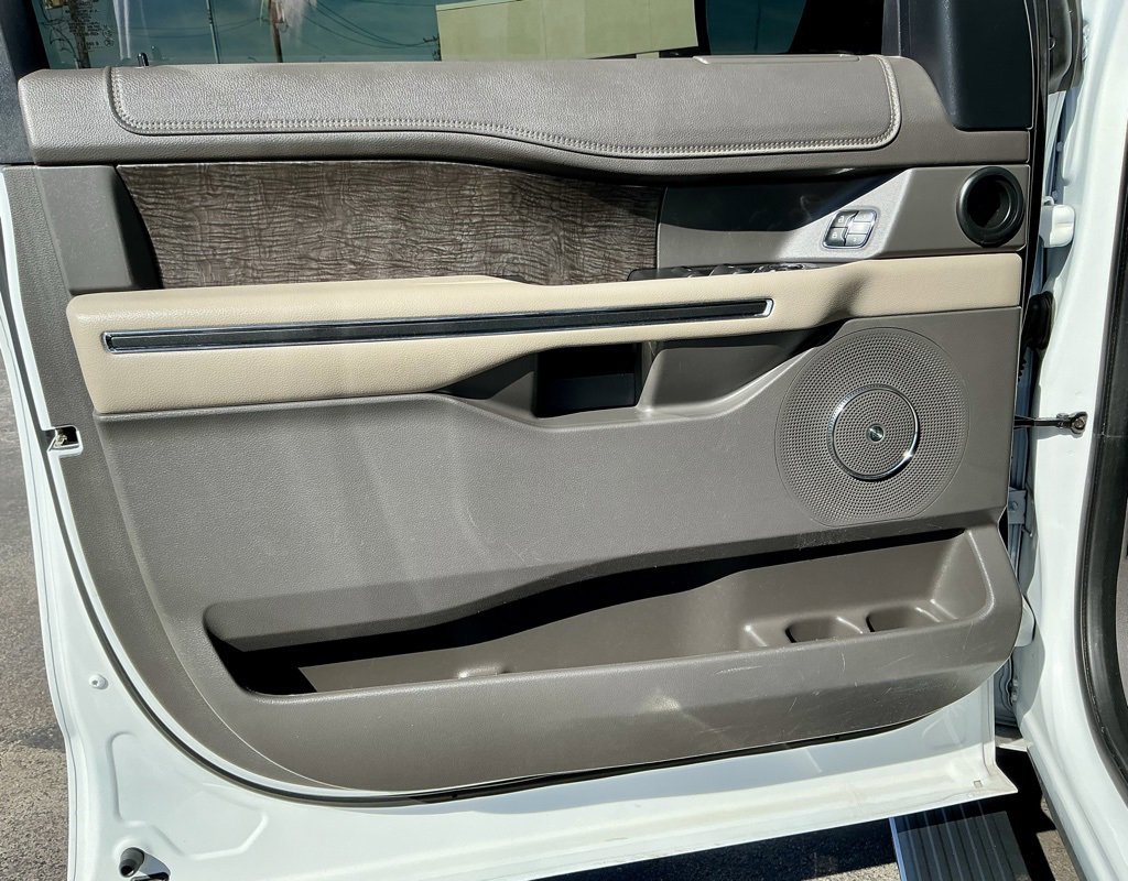 Used 2020 Ford Expedition Limited image 42