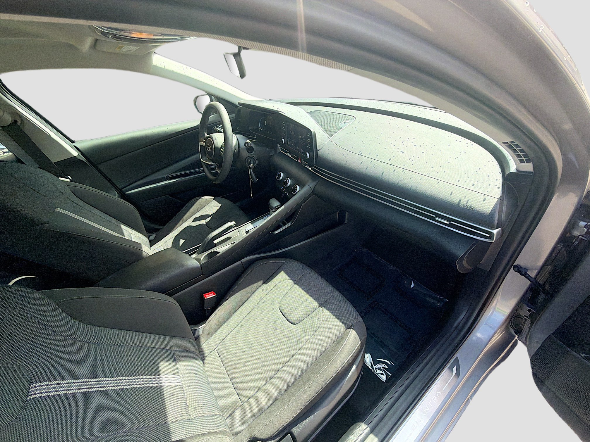 Used 2025 Hyundai Elantra SE FWD image 29