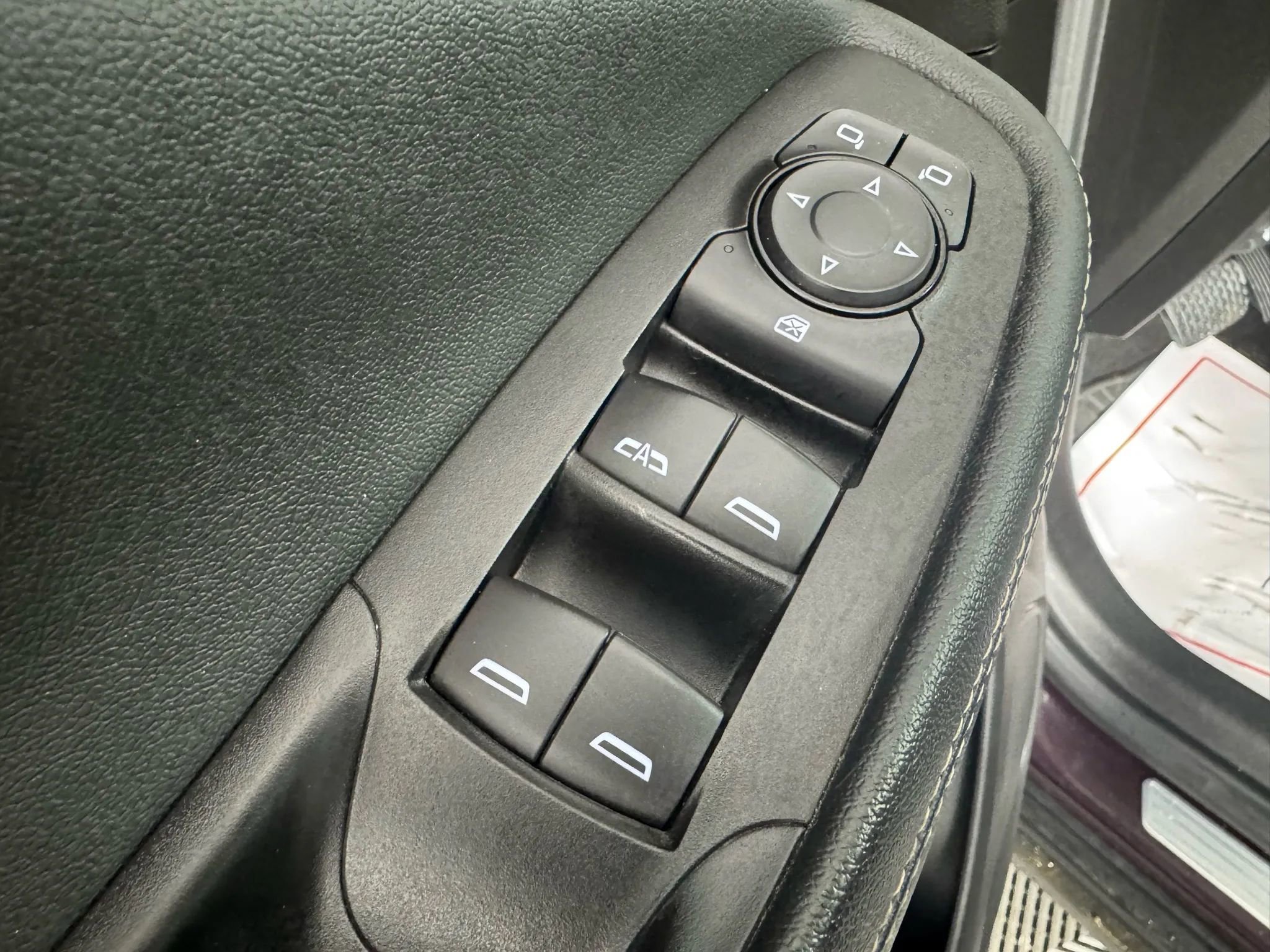 Used 2021 Buick Encore GX Preferred w/ Cold Weather Comfort Package image 38