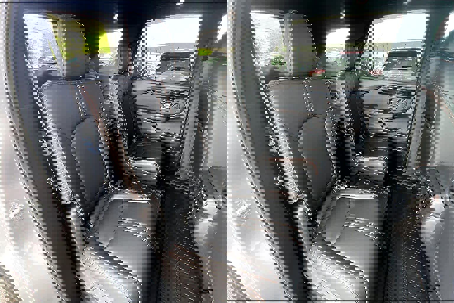 Used 2025 Honda Pilot TrailSport image 21