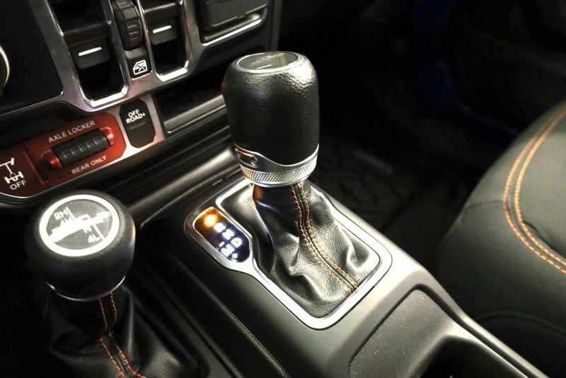 Used 2023 Jeep Gladiator Mojave w/ Cold Weather Group image 27