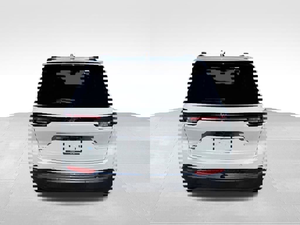 Used 2022 Jeep Grand Cherokee Limited 4xe image 4