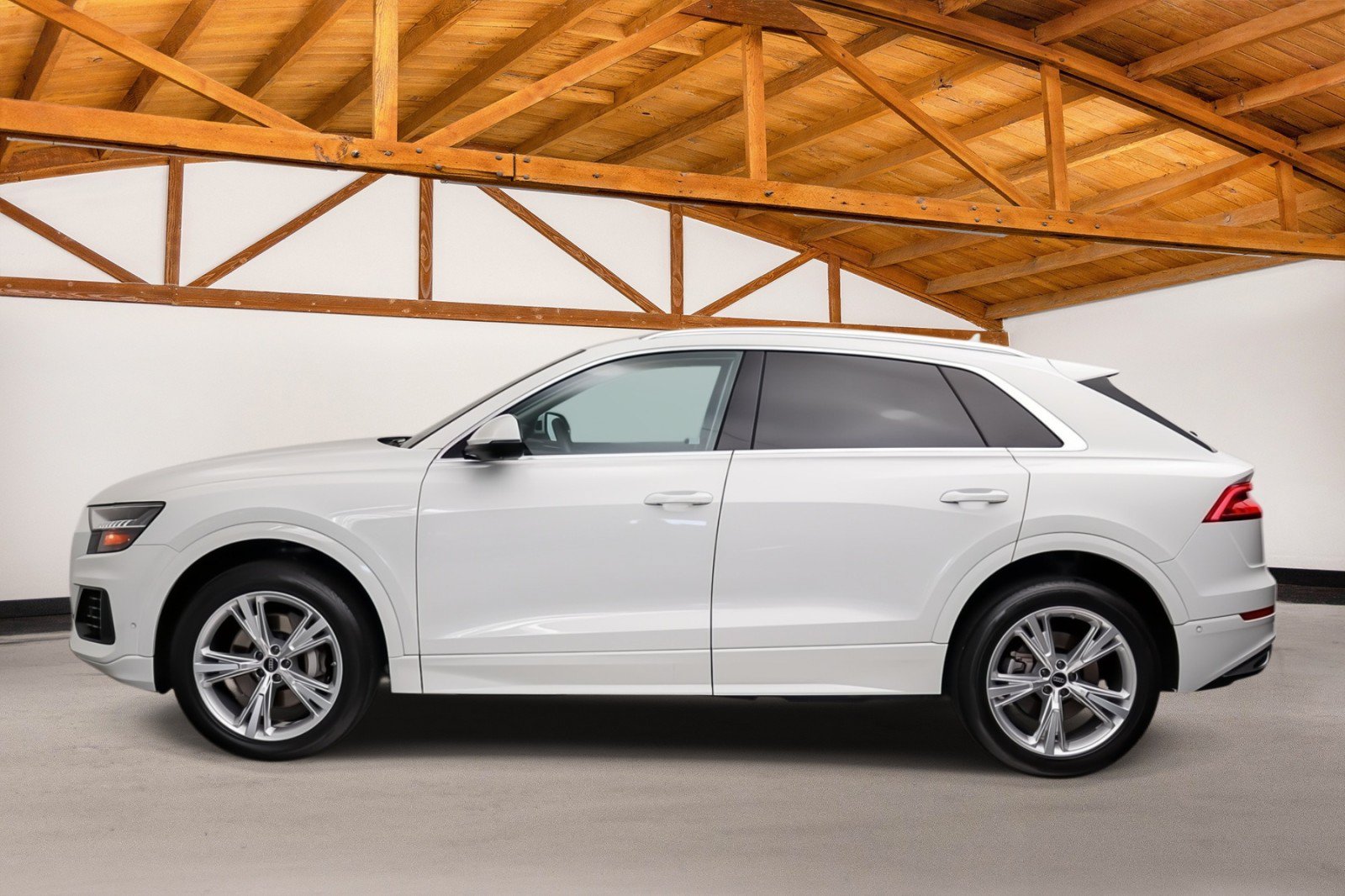 Used 2023 Audi Q8 Premium Plus w/ Premium Plus Package AWD/4WD image 2