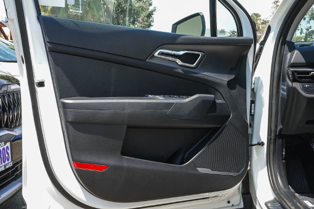 New 2027 Kia Sportage LX FWD image 22