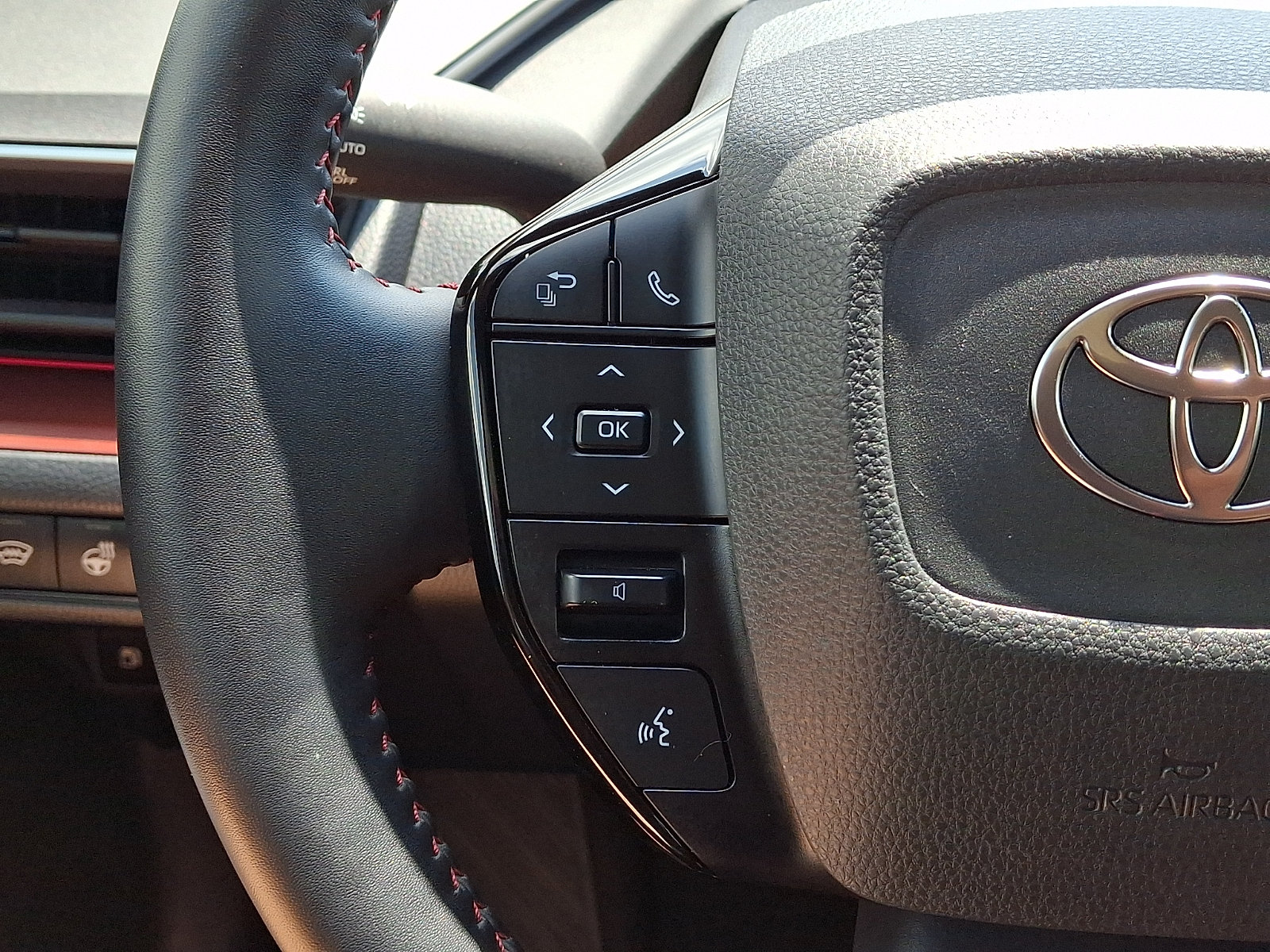 Used 2024 Toyota Prius Prime FWD image 19