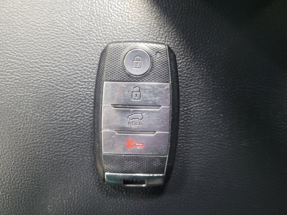 Used 2019 Kia Sorento EX image 32