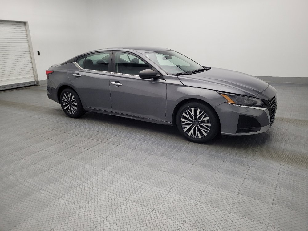 Used 2024 Nissan Altima 2.5 SV image 11