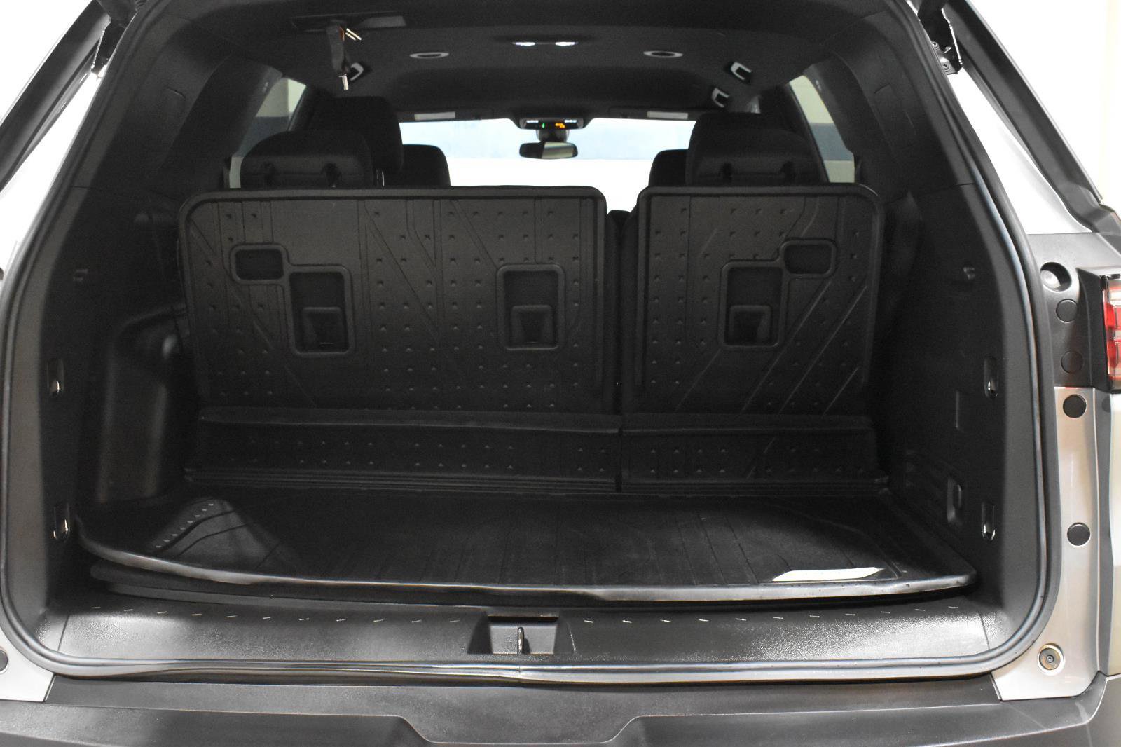 Used 2023 Chevrolet Traverse LT FWD image 30