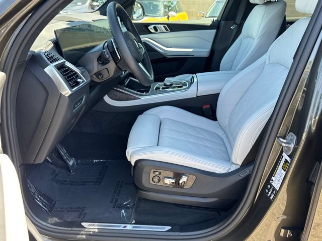 Used 2026 BMW X7 xDrive40i w/ M Sport Package AWD/4WD image 21