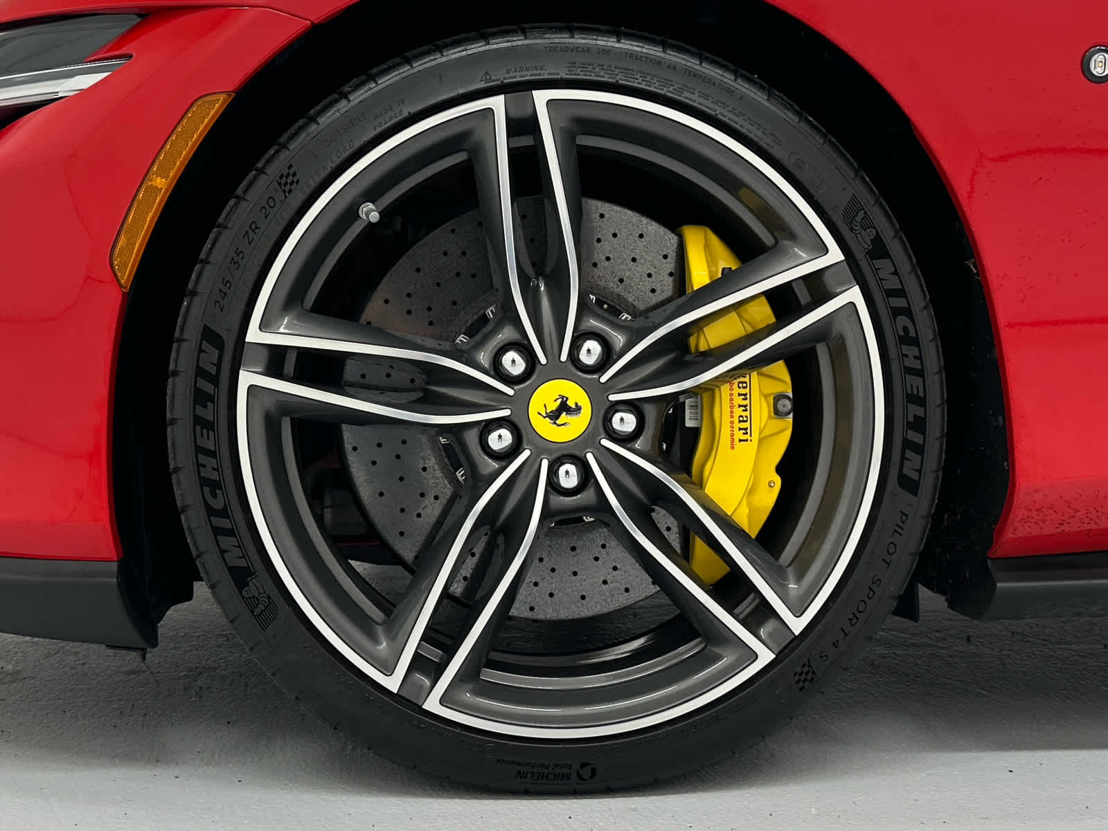 Used 2022 Ferrari Roma RWD image 9