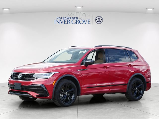 Certified 2024 Volkswagen Tiguan SE R-Line AWD/4WD image 3