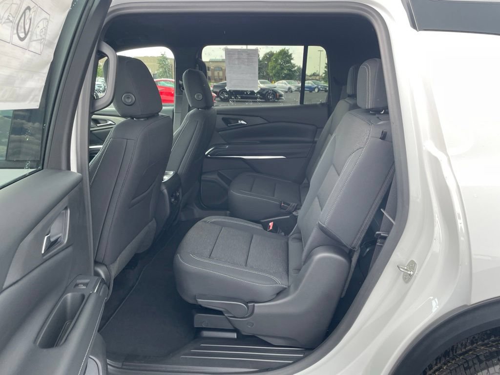 Used 2026 Chevrolet Traverse LT AWD/4WD image 11