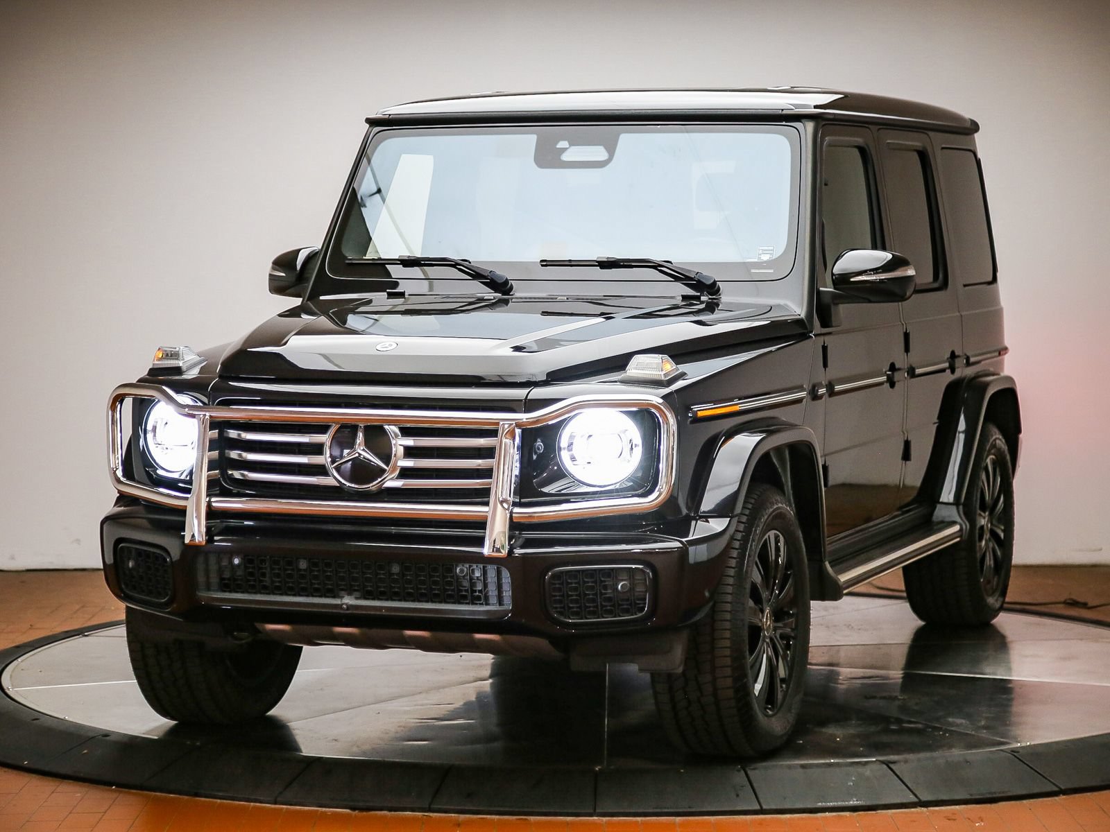 Used 2025 Mercedes-Benz G 550 image 1