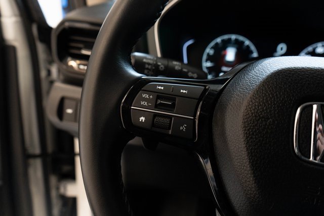 Used 2025 Honda Pilot EX-L image 23