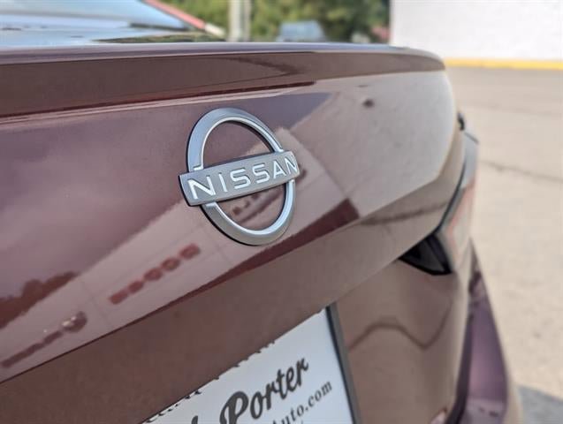 Used 2023 Nissan Altima 2.5 SV FWD image 11