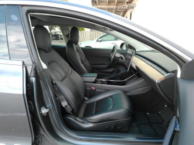 Used 2018 Tesla Model 3 Long Range RWD image 19