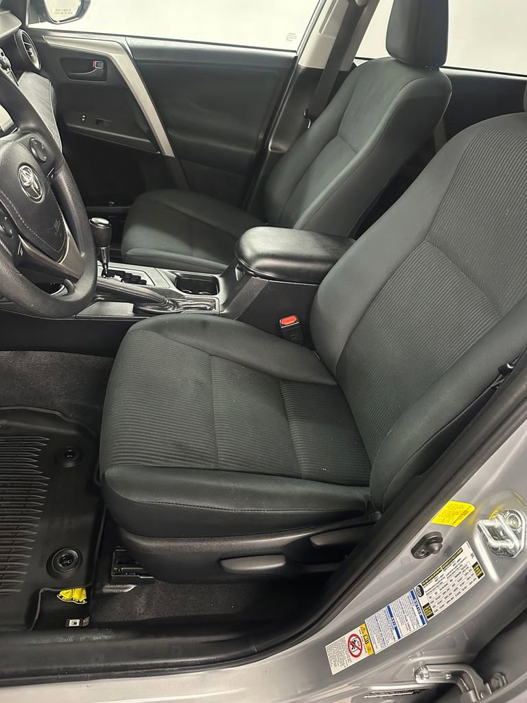 Used 2016 Toyota RAV4 LE AWD/4WD image 13