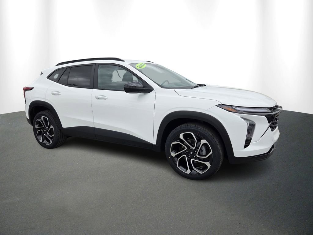 Certified 2024 Chevrolet Trax RS w/ Driver Confidence Package FWD image 2