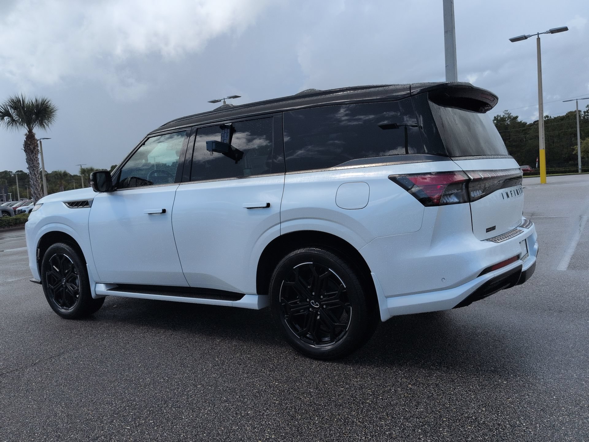New 2027 INFINITI QX80 Sensory AWD/4WD image 7