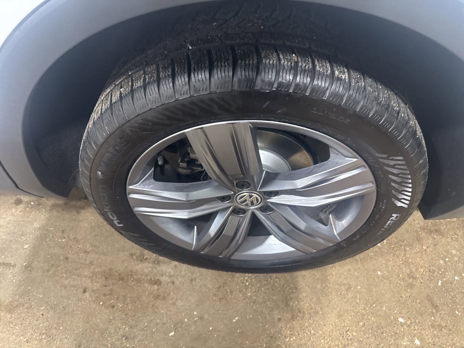 Used 2019 Volkswagen Tiguan SEL Premium image 7