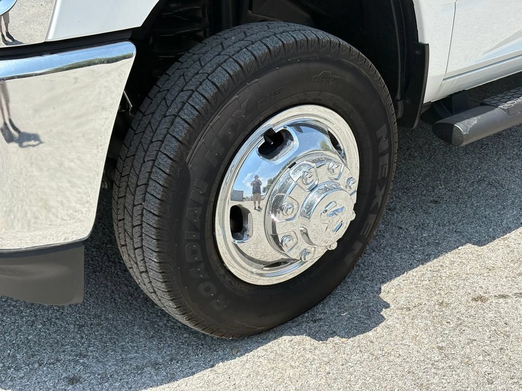 New 2026 RAM 3500 Tradesman AWD/4WD image 9