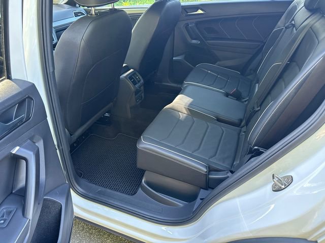 Used 2023 Volkswagen Tiguan SEL R-Line image 11