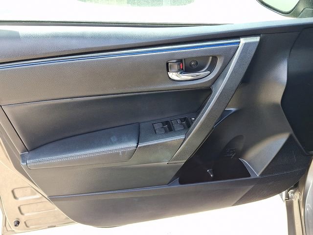 Used 2018 Toyota Corolla XSE image 9