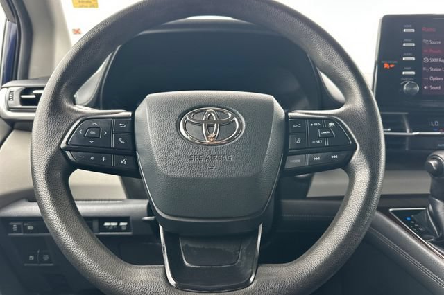 Used 2022 Toyota Sienna LE FWD image 28