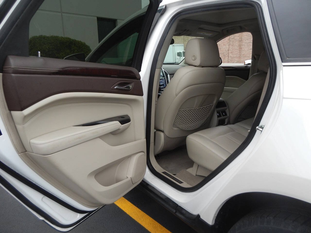 Used 2013 Cadillac SRX Luxury FWD image 30