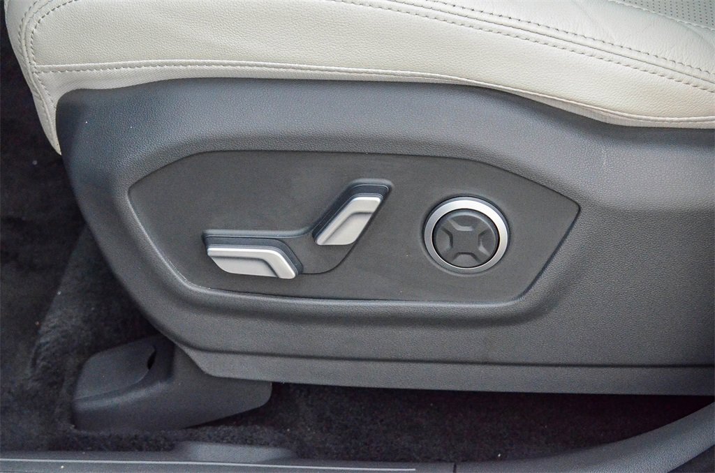 Used 2024 Hyundai Santa Fe Limited image 20