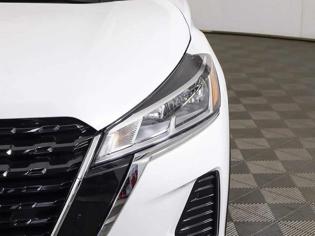 Used 2023 Nissan Kicks SV image 12