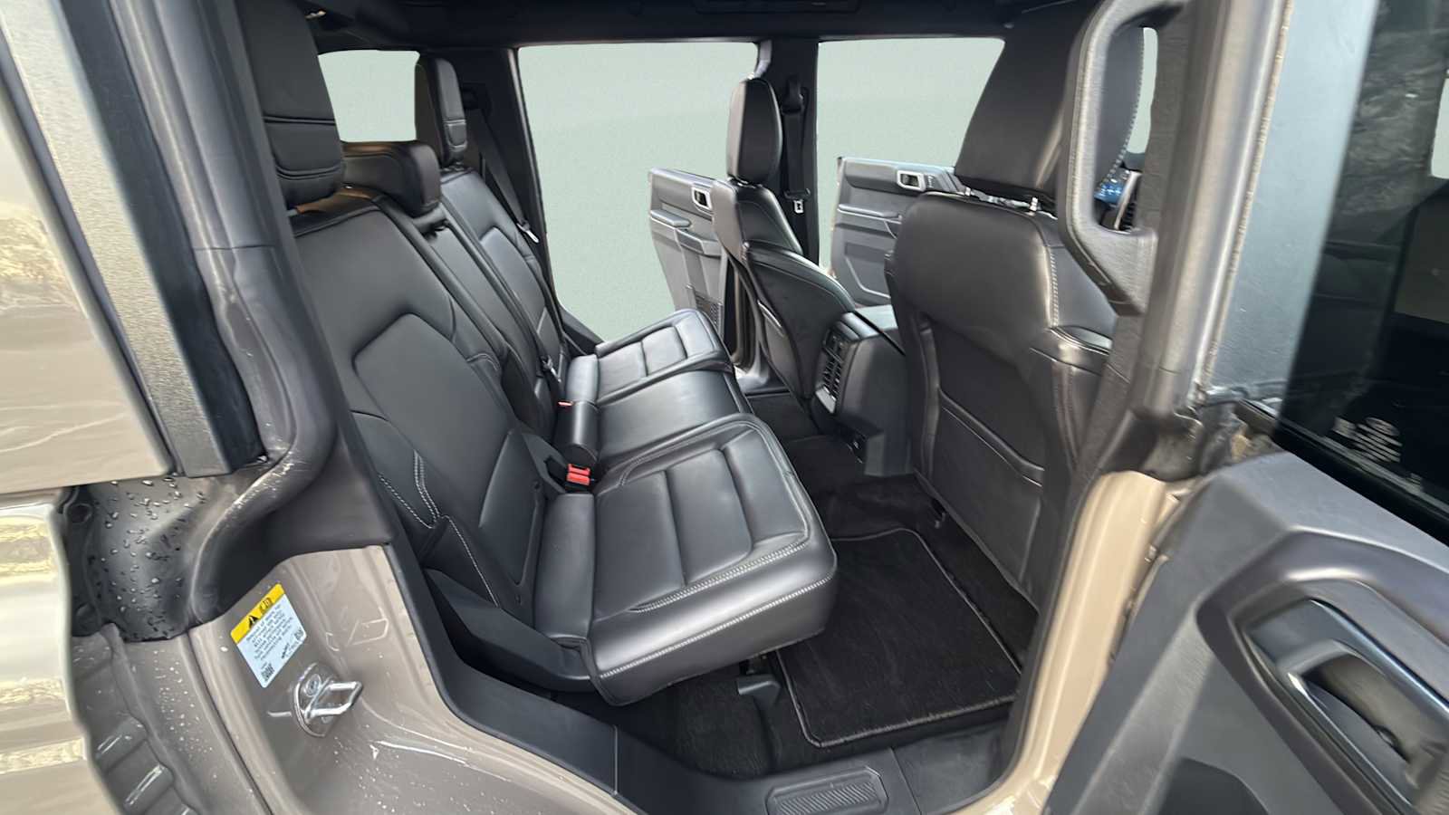 Used 2025 Ford Bronco Outer Banks image 35