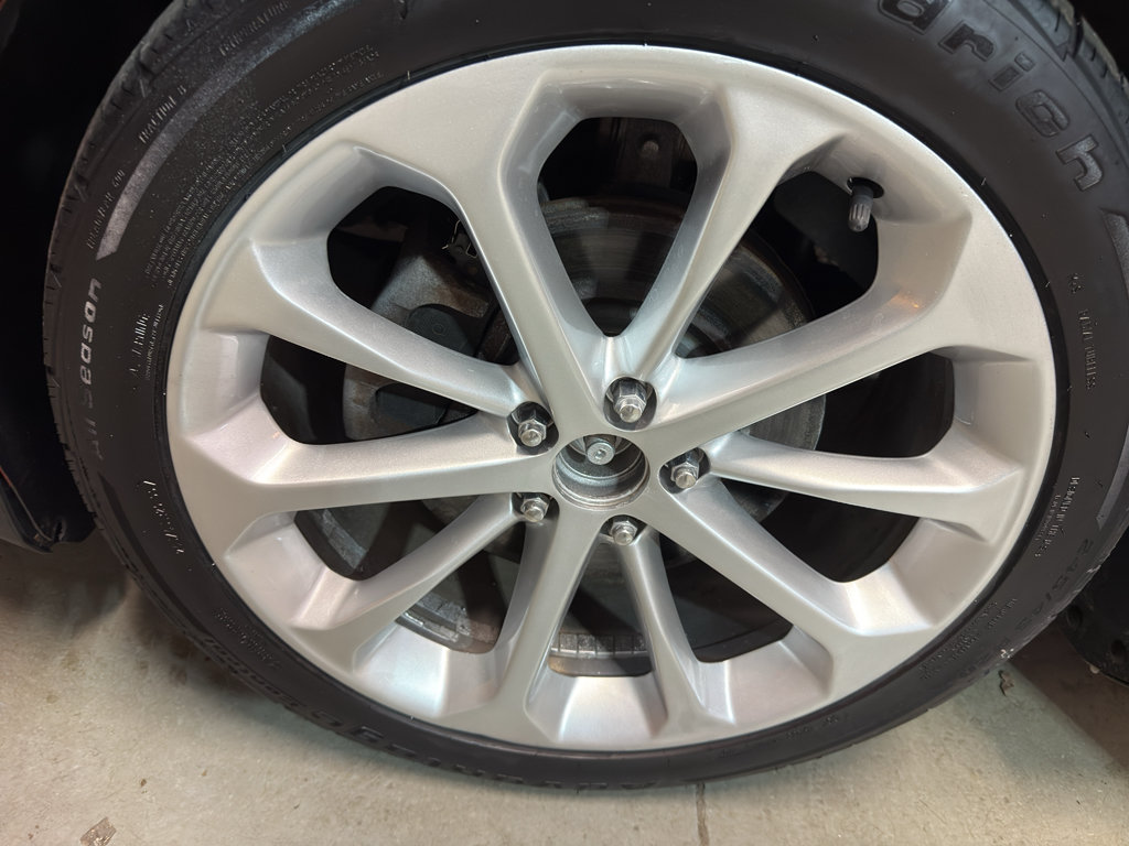 Used 2018 Ford Taurus Limited AWD/4WD image 33