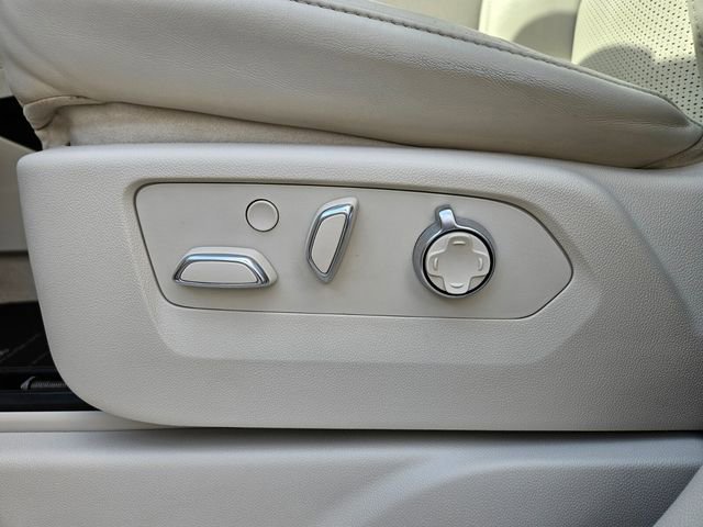 Used 2023 Cadillac Escalade Premium Luxury Platinum w/ Heavy-Duty Trailer Package image 10