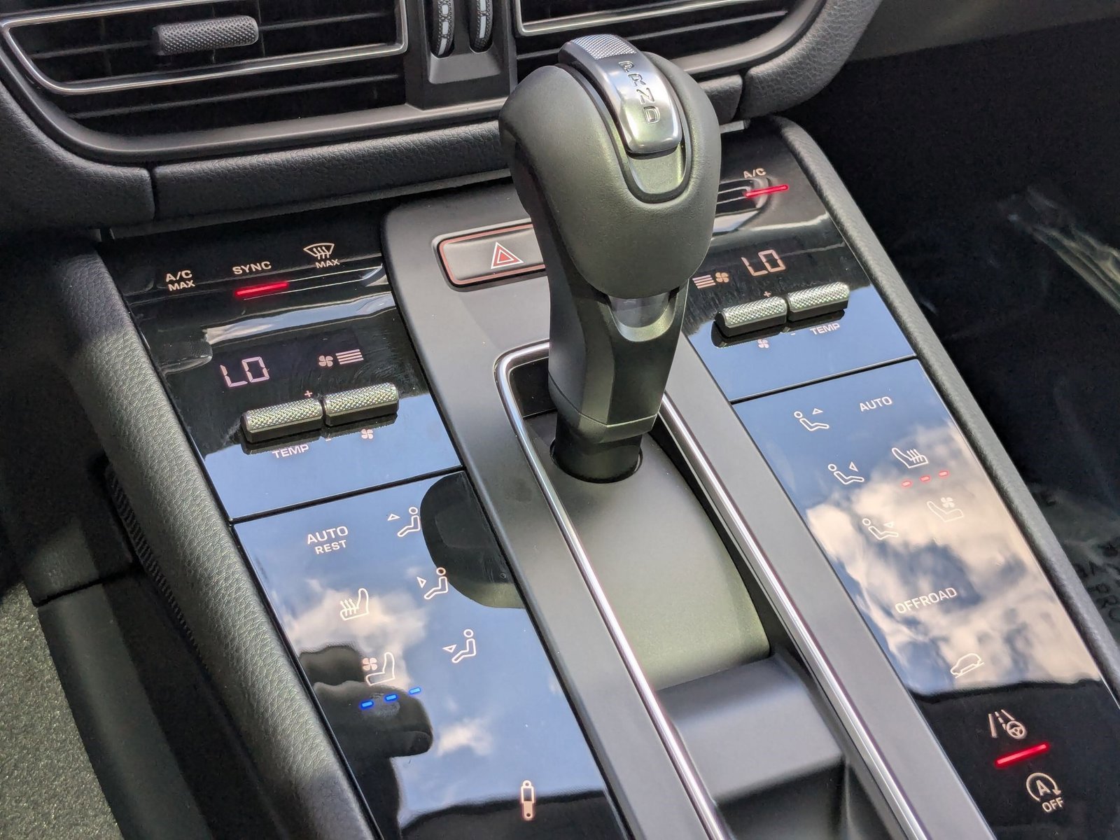 New 2026 Porsche Macan AWD/4WD image 21