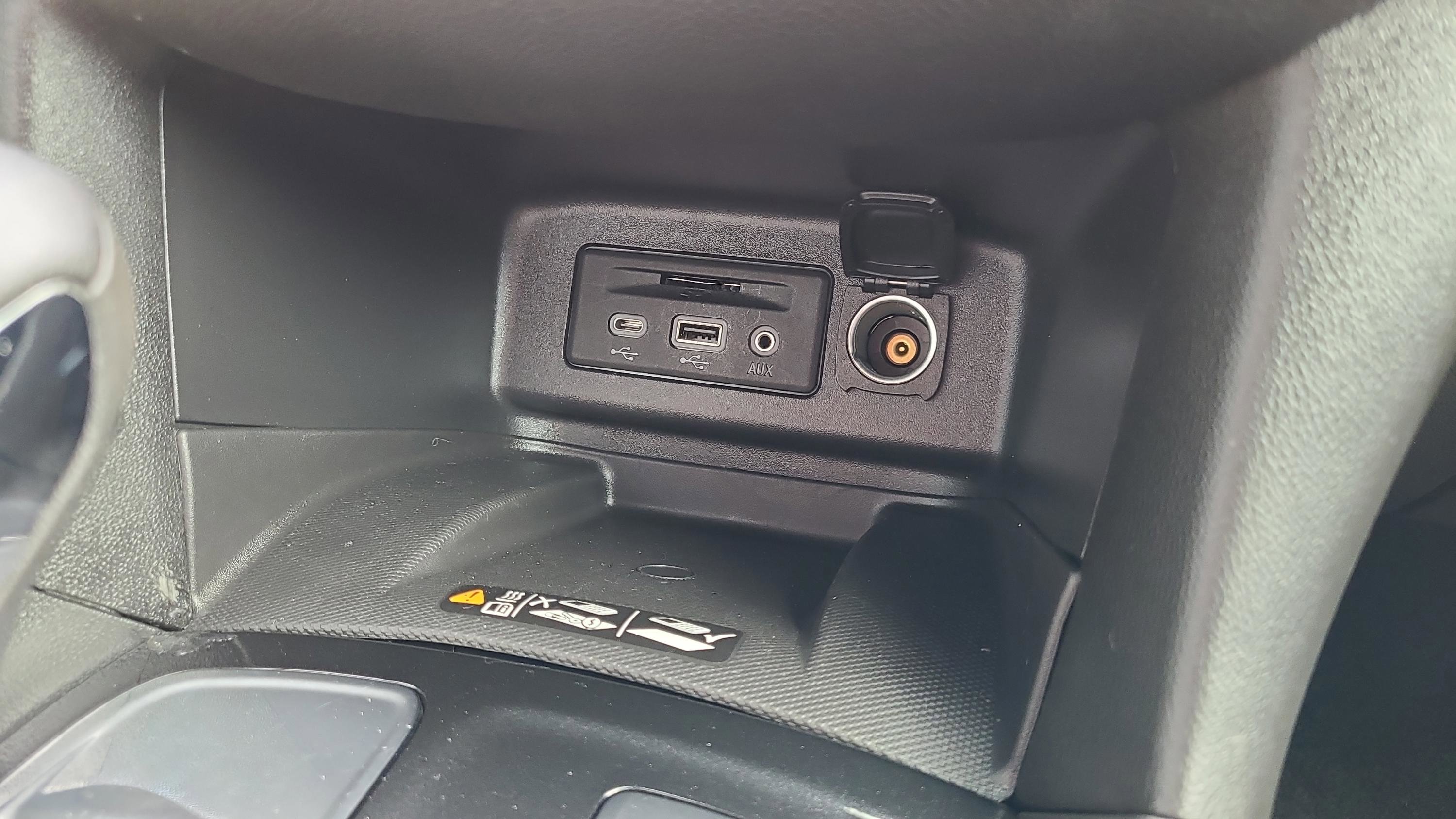 Used 2022 Chevrolet Equinox Premier w/ Redline Edition FWD image 25