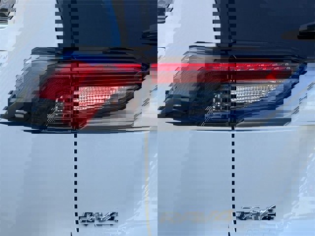 Used 2020 Toyota RAV4 Limited image 6