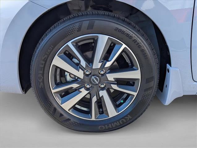 Used 2025 Nissan Versa SV w/ Trunk Package FWD image 9