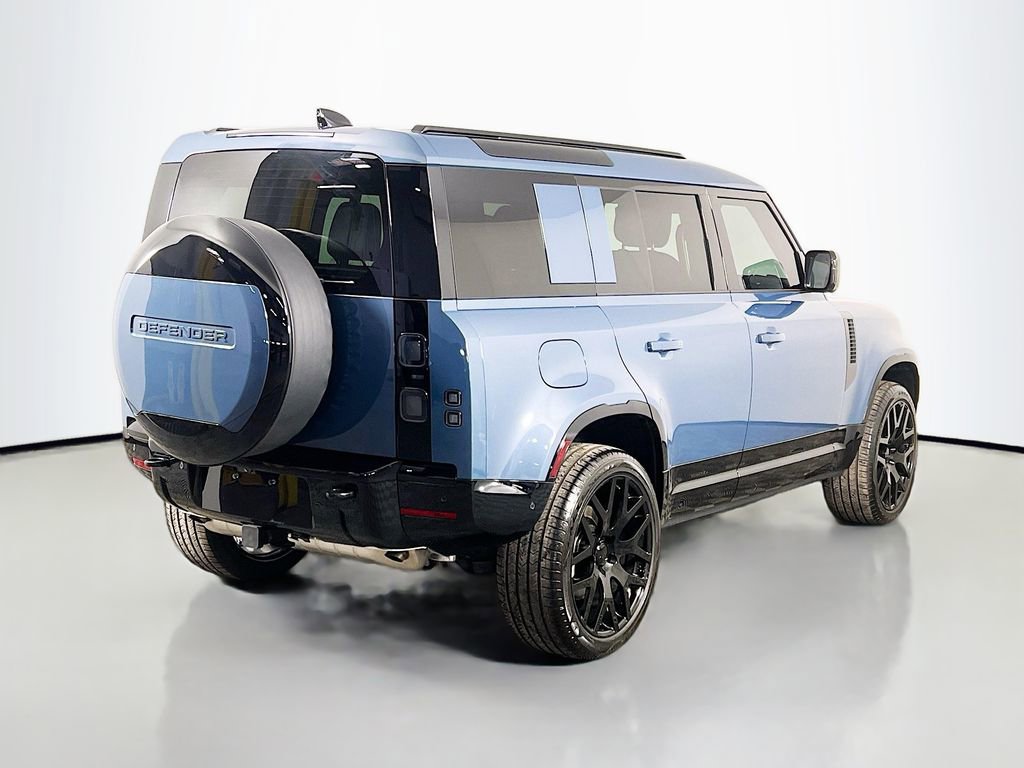 Used 2026 Land Rover Defender 110 X-Dynamic SE AWD/4WD image 5