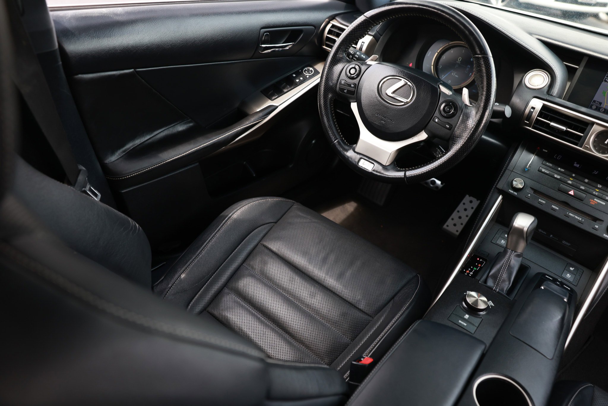 Used 2016 Lexus IS 350 RWD image 24